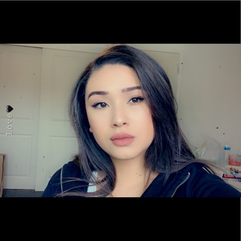 Meet your Posher, Marissa